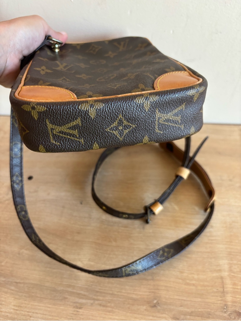 Authentic . There is a problem with the strap - Picture 4 of 9